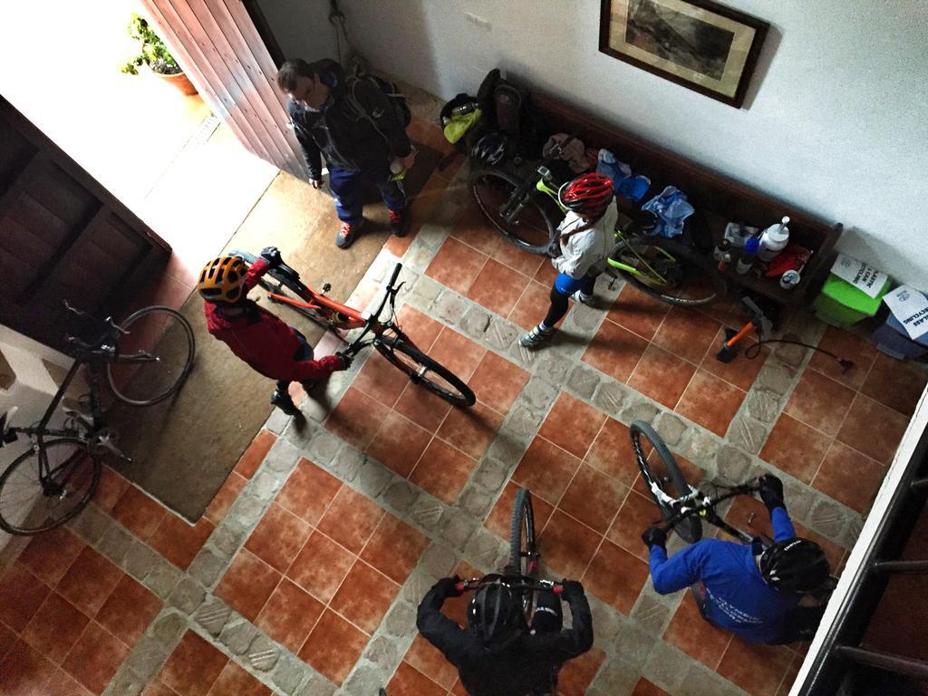 Hotel Mas Pelegri Serinya Luaran gambar