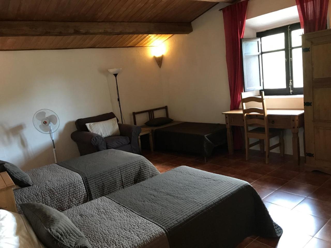 Hotel Mas Pelegri Serinya Luaran gambar